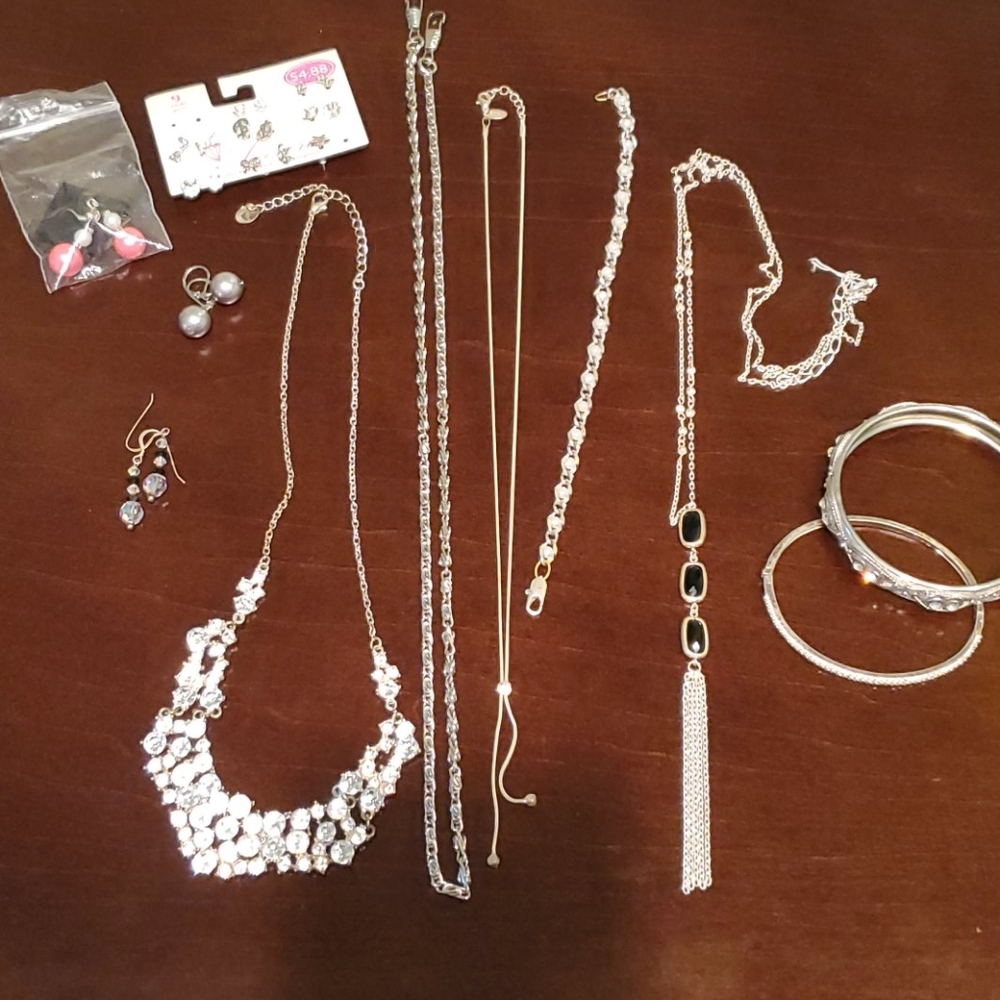 11-piece COSTUME JEWELRY LOT!!!